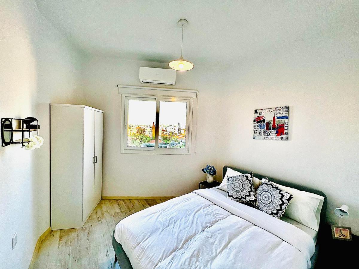 Mina 53 Apartment Ларнака Екстериор снимка